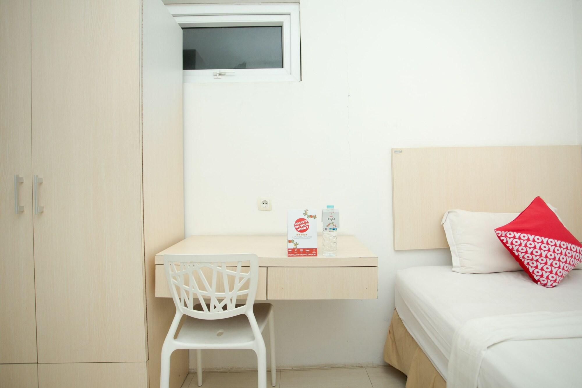 Oyo 850 Lapan Lapan Hotel Banjarmasin  Exterior photo