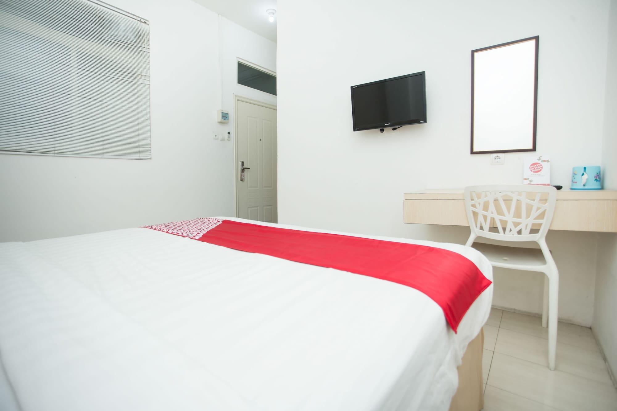 Oyo 850 Lapan Lapan Hotel Banjarmasin  Exterior photo